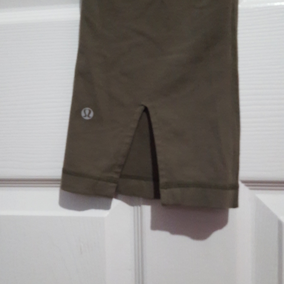 Lululemon capri yoga pants - Picture 3 of 5